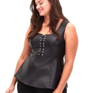 🌟SALE🌟🆕🦋TORRID Faux Leather Peplum Top🦋